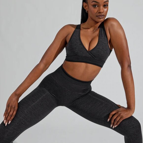 BBL Seamless Reversible Sports Bra in Charcoal - Picture 1 of 9